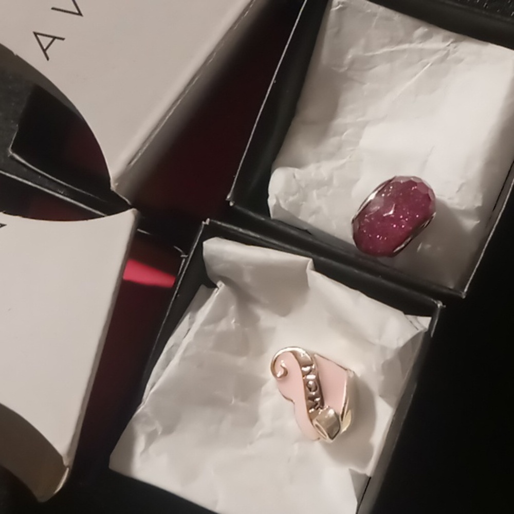 Avon snake chain Beaded charms 2 pink enamel MOM & purple bead charms